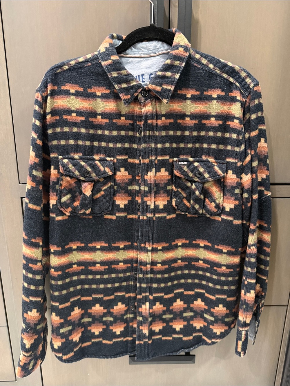 True Grit Men’s Button-Down (Medium)